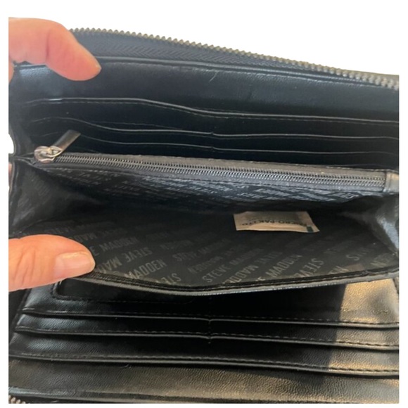 NWT STEVE MADDEN BHADDEN WRISTLET WALLET CLUTCH BAG BLACK - Picture 6 of 7